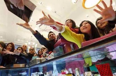 插美女嫩屄视频中国人依然爱赴日旅游 消费已由爆买转向网购